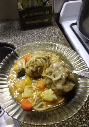 Una foto de Albóndigas en sopa