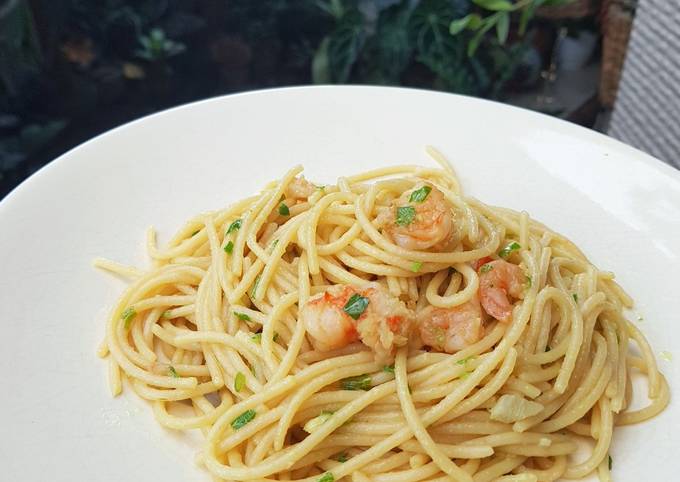 Garlic Prawn Spaghetti