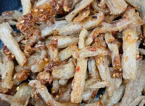 Hình của món Sườn chay rim tỏi ớt.