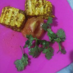 A picture of Grilled paneer slices.