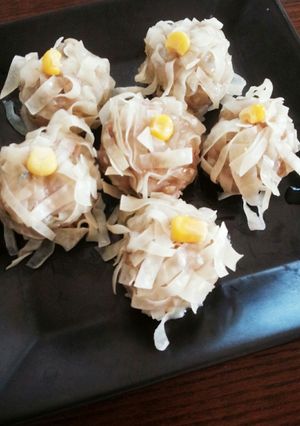 A picture of No-Wrap Easy Microwave Shumai with Gyoza Wrappers.
