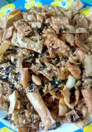 Foto resep Snack Kriuk Kulit Pangsit Goreng Tabur Nori (Snack Ekonomis)