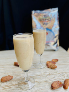 A picture of Banana and dates milkshake.