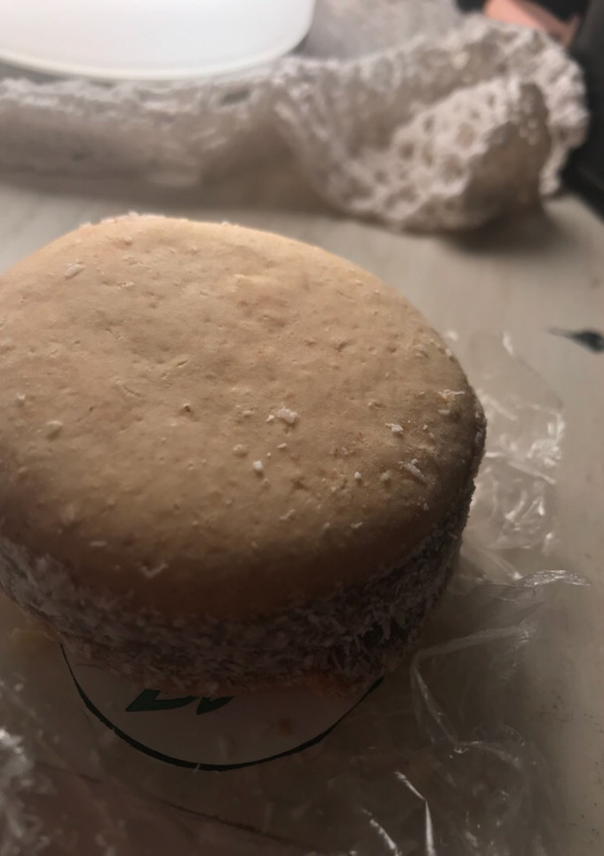 Una foto de Alfajor de maicena sin tacc en el microondas. Sin azúcar, light