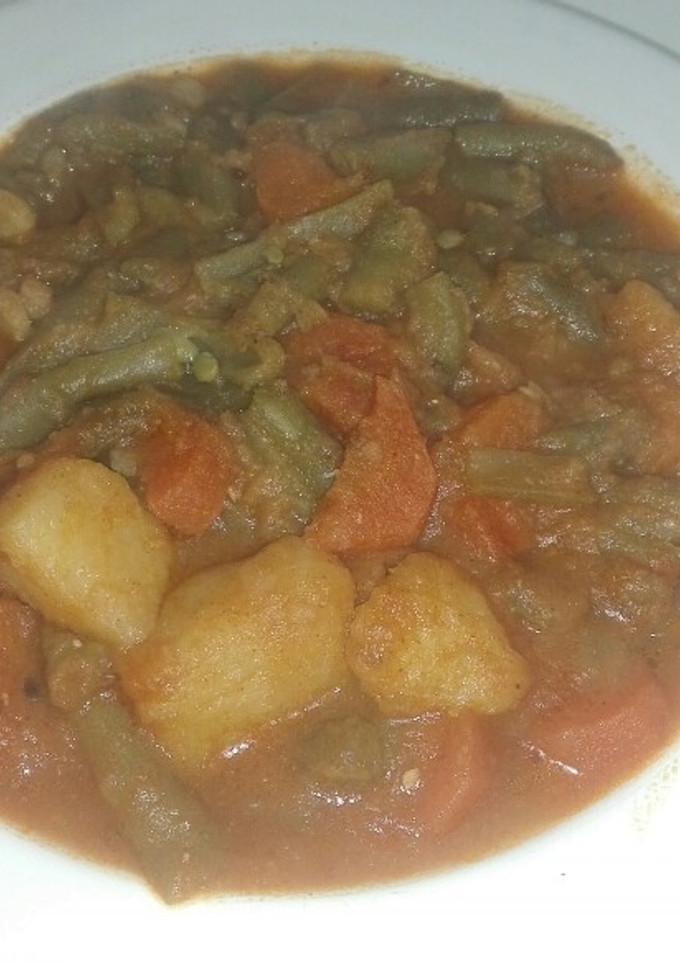 Una foto de Estofado de verdura y pollo