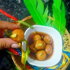 A picture of Jaggery ke rasgulla.