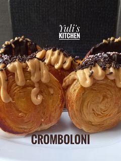 Foto resep CROMBOLONI viral / DanisH Pastry