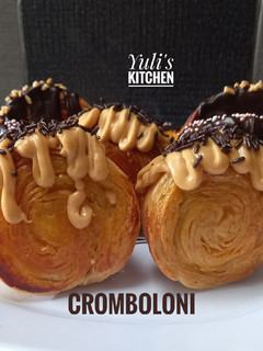 Foto resep CROMBOLONI viral / DanisH Pastry