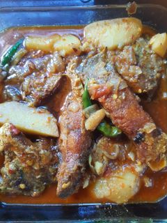 পমফ্রেট মাছের রসা(Pomfret macher rosha recipe in Bengali) রেসিপির প্রধান ছবি