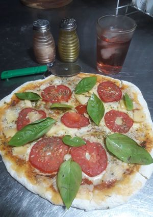 Una foto de Pizza napoletana, hecha con biga...!! 🇦🇷🇮🇹🍕🧀