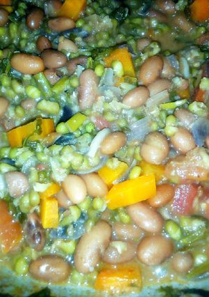 A picture of Beans and Green Grams Stew.