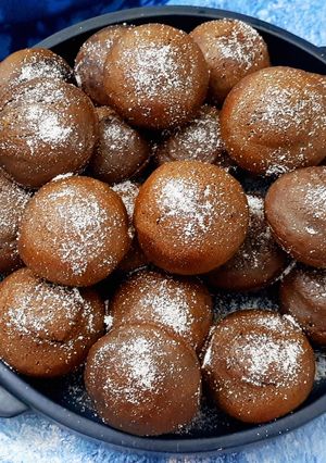 A picture of Eggless Chocolate Atta Muffins in Appe Pan.