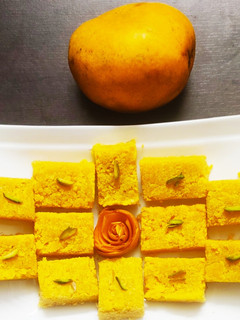 மாம்பழ பர்ஃபி (Mango burfi) செய்முறை முக்கிய புகைப்படம்