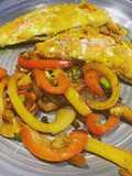 Rouget Barbet frit sur sauté de poivrons 🫑
