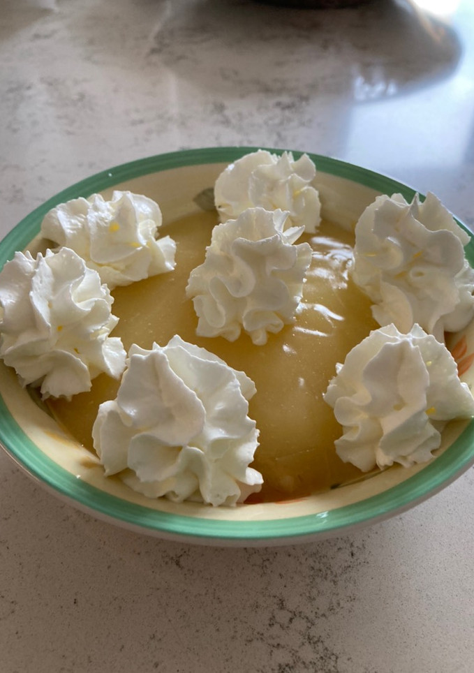 Una foto de Crema de piña y limón