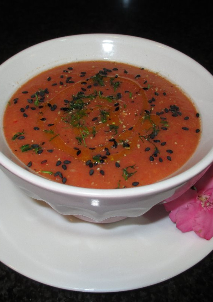 Una foto de Gazpacho de sandía y tomates