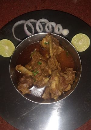 सावजी मटण (saoji mutton recipe in marathi) रेसिपी चे मुख्य फोटो 