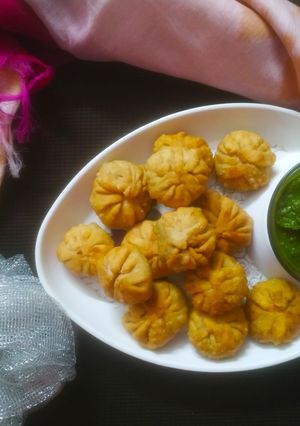લીલવા ની કચોરી (Lilva Kachori Recipe In Gujarati) રેસીપી મુખ્ય ફોટો