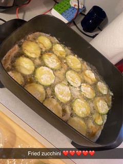 A picture of Fried zucchini.
