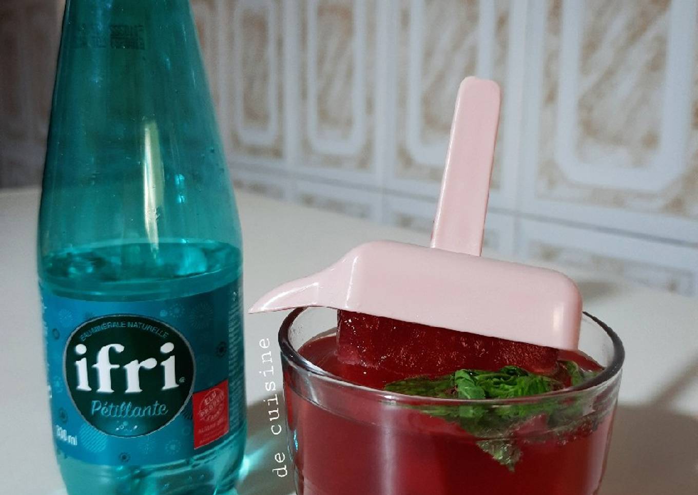 Eau pétillante aromatisée et glacée 🍹