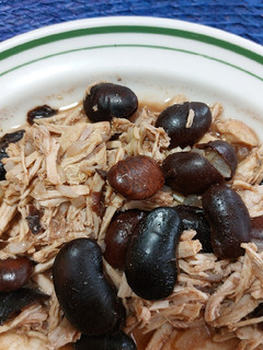 Una foto de Carne de puerco con frijol ayocote