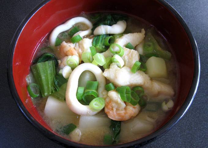 Recipe of Perfect Curry Flavoured Seafood Miso Soup