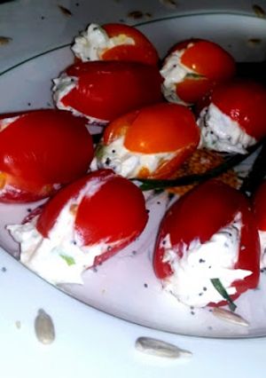 Une photo de Tulipes de tomates cerises au kiri