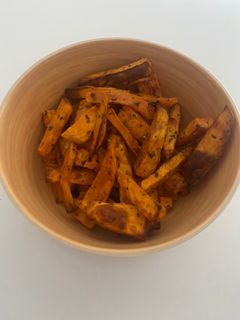 Una foto de Chips de batata en freidora de aire