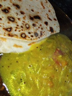 Una foto de Curry de cebolla para comer con pan