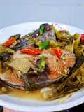 Cá ngừ kho dưa cải