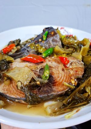 Hình của món Cá ngừ kho dưa cải.
