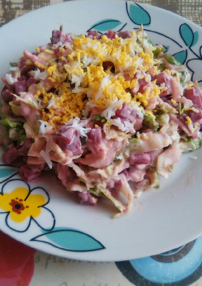 Una foto de Ensaladilla de remolacha y pollo