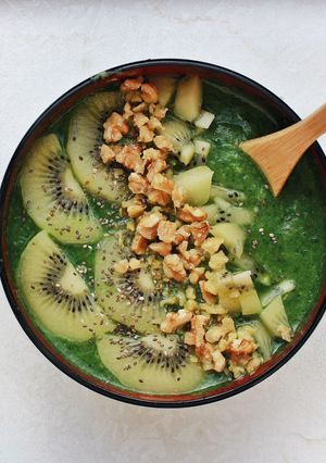 Hình của món Green smoothie bowl cho bữa sáng (detox smoothie).