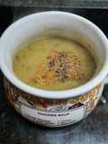 Sopa de zapallitos redondos con semillas crocantes