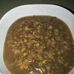 A picture of Bubur kacang hijau.