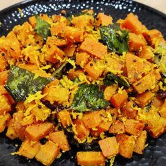 A picture of Carrot poriyal.