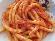 Una foto di pasta burro e pancetta