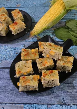 A picture of Corn Palak Semolina Dhokla.