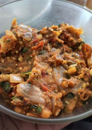 आलू बैंगन का भरता (Aloo baingan ka bharta recipe in hindi) रेसिपी मुख्य फोटो