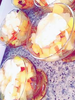 صورة لوصفة سلطة الفواكه بالعسل والقشطة