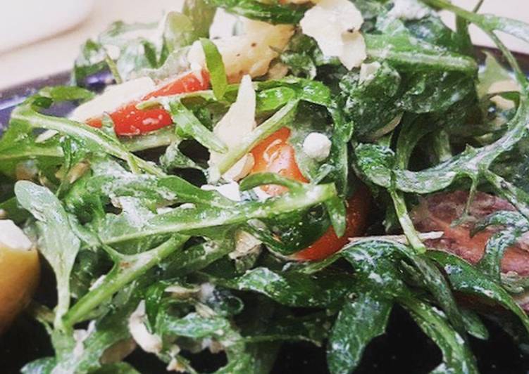 How to Make Perfect Wild Rocket &amp; Goats Cheese Salad