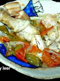 Una foto de Pollo en olla de barro (pollo a la portuguesa)