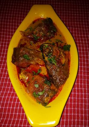 A picture of Elsha fish Curry.