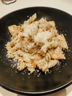 Una foto de Pasta cremosa de pollo y bacon