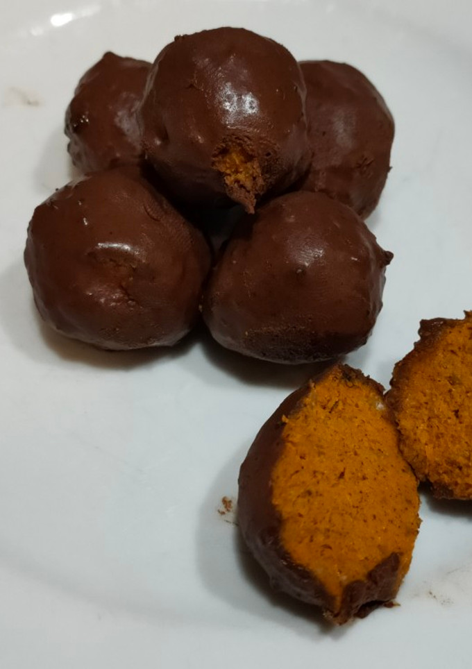 Una foto de Bombones de boniato y castañas