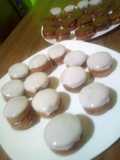 Alfajor de limón y naranja rellenó better crem y dulce le Miriam