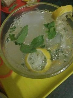 लेमन मोजितो (Lemon mojito recipe in hindi) रेसिपी मुख्य फोटो