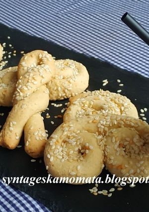 Φωτογραφία της συνταγής Κουλουράκια με ινδοκάρυδο και σουσάμι