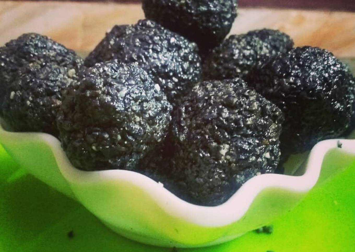 Black til laddoo