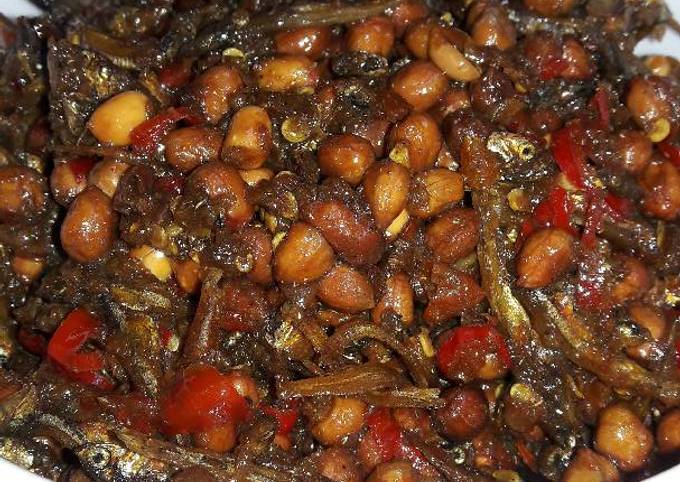 Bagaimana Menyiapkan Sambalado Teri Kacang pedas manis asam yang Sempurna